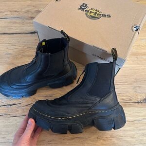 Dr. Martens DMXL
Zip Leather Chelsea Boots 7.5 EU 38